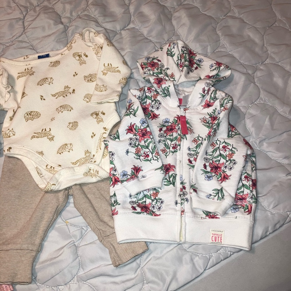 Lot of Baby Girls size 3 month Fall/Winter Clothing - Picture 4 of 5